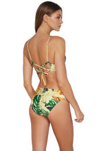 Load image into Gallery viewer, Sunsets Unforgettable Bottom