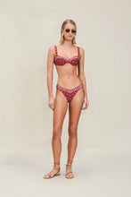Load image into Gallery viewer, Devon Windsor Larissa Bottom