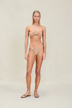 Load image into Gallery viewer, Devon Windsor Helen Bottom