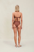 Load image into Gallery viewer, Devon Windsor Emmie Top