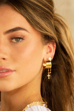 Load image into Gallery viewer, Crosby Hoop