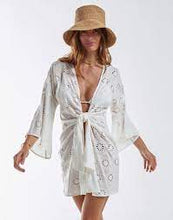 Load image into Gallery viewer, Vix Perola Knot Short Cover Up
