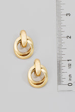 Load image into Gallery viewer, Metallic Double Ring Link Earrings
