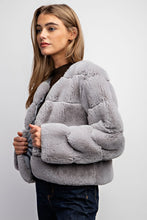 Load image into Gallery viewer, Soft Woven Quilted Jacket
