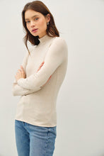 Load image into Gallery viewer, Turtle Neck Knit Top
