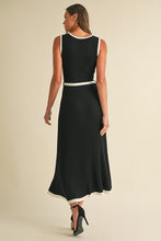Load image into Gallery viewer, Sleeveless Contrast Sweater Knitted Midi Dress
