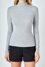 Load image into Gallery viewer, Turtle Neck Top

