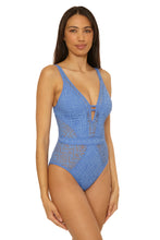 Load image into Gallery viewer, Color Play 1PC Plunge
