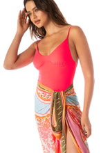 Load image into Gallery viewer, Floral Groove Isla Pareo
