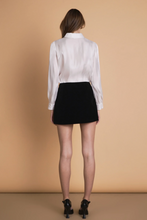 Load image into Gallery viewer, Velvet Bow Skort
