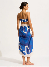 Load image into Gallery viewer, Ultramarine Sunray Sarong
