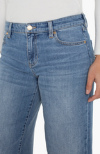 Load image into Gallery viewer, Morgan Cuffed Relaxed Fit Wide Leg Ankle Jeans
