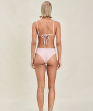 Load image into Gallery viewer, Devon Windsor Valen Bottom
