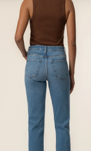Load image into Gallery viewer, Blair High Rise Straight Leg in Exhibiting Wash
